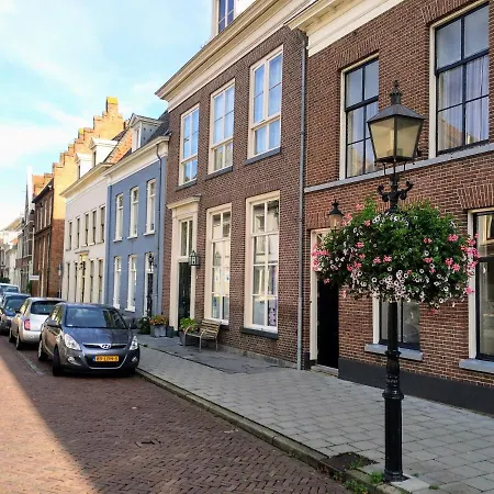 De Buurvrouw Nr.18 Bed & Breakfast
