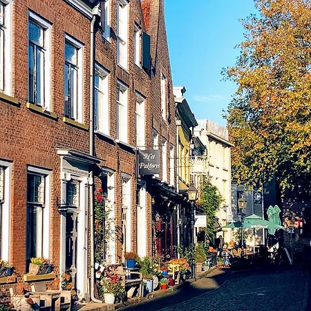 De Buurvrouw Nr.18 3* Doesburg