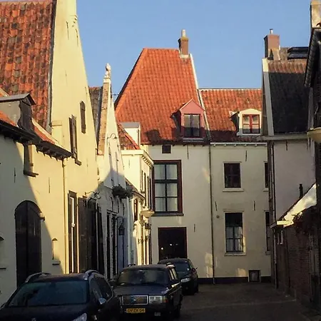 De Buurvrouw Nr.18
