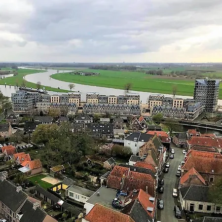 De Buurvrouw Nr.18