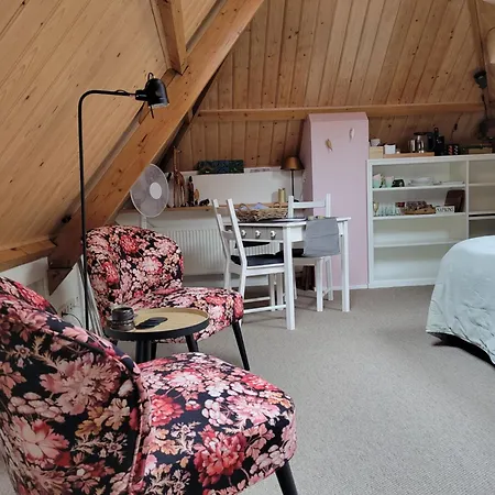 De Buurvrouw Nr.18 3*