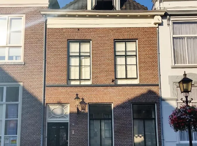 De Buurvrouw Nr.18 3* 杜斯堡