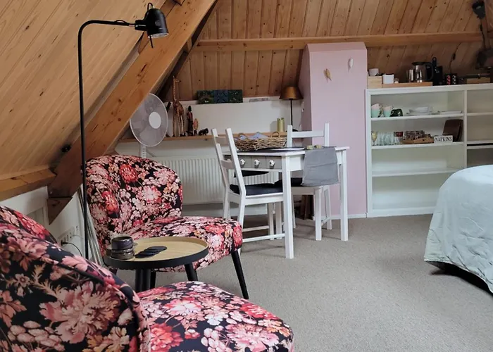 De Buurvrouw Nr.18 3*