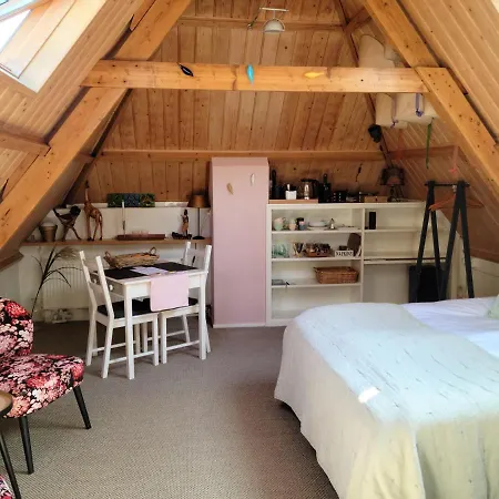 Bed & Breakfast De Buurvrouw Nr.18 3*