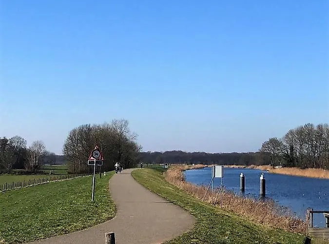 De Buurvrouw Nr.18 Alojamento de Acomodação e Pequeno-almoço Doesburg