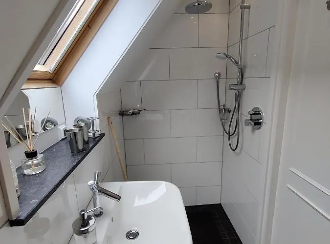 De Buurvrouw Nr.18 3*