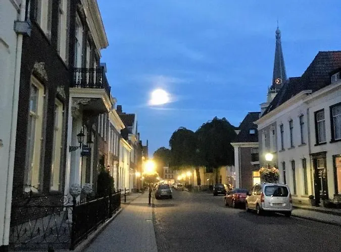 De Buurvrouw Nr.18 3*